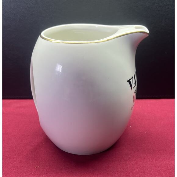 VAT 69 Gold Golden Light Blended‎ Scotch Whiskey Bar Pitcher - Picture 4 of 7